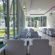 บรรยากาศ The white cafe at Banpong