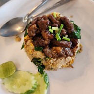 ผัดไทย M5  ไข่ข้น ตามสั่ง by M5 cafe ฮาลาล halal