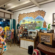 เชิญ ริมน้ำจันทบูร By Have A Seat