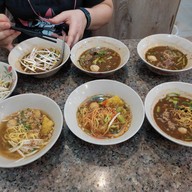 เมนูของร้าน ก๋วยเตี๋ยวเรือพระนคร ริมคลอง สามเสน