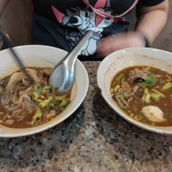 เมนูของร้าน ก๋วยเตี๋ยวเรือพระนคร ริมคลอง สามเสน