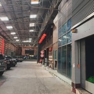 มาดาม พาเท่ห์ 2515 ถนนประจักษ์