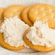 GOODBUN (chicken spread) The palm