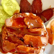 ม่าเง็กบะหมี่เกี๊ยวเส้นสด ข้าวหมูแดง-หมูกรอบ