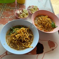 ข้าวซอยป้าไพ