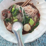 ร้านก๋วยเตี๋ยวลุงใหญ่