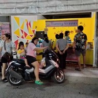 ร้านยัมมี่เครป(ตลาดสี่ขวา)