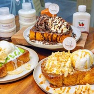 โมจิผลไม้ครีมชีส JJ และขนมปังญี่ปุ่นToastally U สาขา 2 ห้วยแก้ว