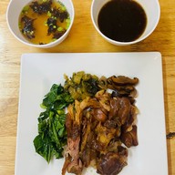 เอวา ขาหมูเห็ดหอม(สูตรดังในตำนาน)