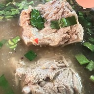 เมนูของร้าน ต้มเลือดหมูลุงนวย