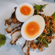 สลัดโรล & หมูปิ้งโบราณ