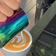 Her Room Specialty Coffee สุขุมวิท 107 แบริ่ง 26