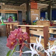 หน้าร้าน ครัวเคียงนา Coffee