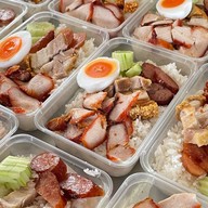 ข้าวหมูแดงหมูกรอบราชบุรี