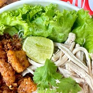 หมี่ไก่ฉีก house