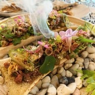 เมนูของร้าน เที่ยงตรง By House Number 1712