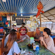 บรรยากาศ น้องปุยฝ้ายก๋วยเตี๋ยวต้มยำไข่ลวก ณ เชียงแสน