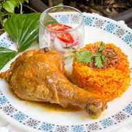 ข้าวหมกไก่ทอด by siri สุขุมวิท101/1