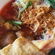 เมนูของร้าน ก๋วยเตี๋ยวนายอ้วนเย็นตาโฟบะเต็งเสาชิงช้า ประดิพัทธ์
