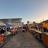 ตลาดไนท์สุนีย์แกรนด์