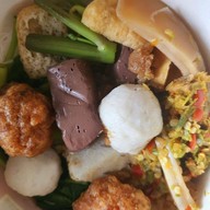 เมนูของร้าน ก๋วยเตี๋ยวนายอ้วนเย็นตาโฟบะเต็งเสาชิงช้า ประดิพัทธ์