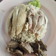 เมนูของร้าน ข้าวมันไก่ตอนเฮียเลี้ยง