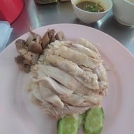 เมนูของร้าน ข้าวมันไก่ตอนเฮียเลี้ยง