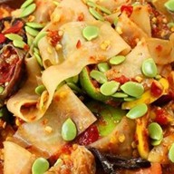 ส้มตำ &. ยำครัวบ้านบ้านรสชาติไฮโซเอกชัย46