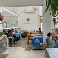 In White Noodles & Cafe' สุรินทร์