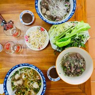 ร้านเฝอ แม่เฟื้อง