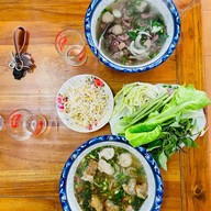 ร้านเฝอ แม่เฟื้อง