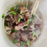 ร้านเฝอ แม่เฟื้อง