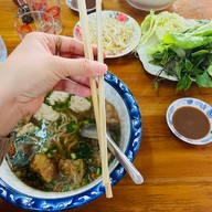 ร้านเฝอ แม่เฟื้อง