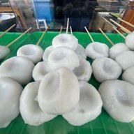 ยำลูกชิ้นปลา มั่งมี ลูกชิ้นปลาเยาวราช เจ้าเก่า ตลาดพงศ์ไพบูลย์