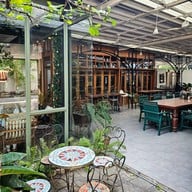บรรยากาศ Tree Tales Cafe พัทยา นาเกลือ