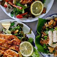 หมี่คลุกยายชูใจ สลัดอกไก่ย่าง-บ้านพลังธรรมชาติ ลพบุรี