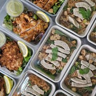 หมี่คลุกยายชูใจ สลัดอกไก่ย่าง-บ้านพลังธรรมชาติ ลพบุรี