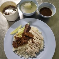เมนูของร้าน เล็กไก่ตอน