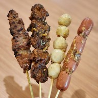 ร้านหมูปิ้งสูตรอากง ตรงข้ามวัดสุทัศน์
