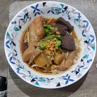 ก๋วยเตี๋ยวไก่ตุ๋นมะระ - กอไก่ก้อย สาขาทรายทอง