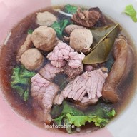 เมนูของร้าน ก๋วยเตี๋ยวเนื้อหูกวาง