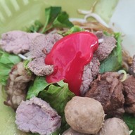 เมนูของร้าน ก๋วยเตี๋ยวเนื้อหูกวาง