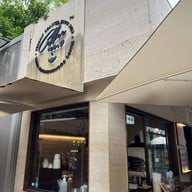 COFFEE NUMBER.9 สาขาเอวัน อารีย์