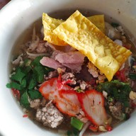 ผักไห่ก๋วยเตี๋ยวเรือ