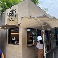 COFFEE NUMBER.9 สาขาเอวัน อารีย์