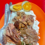 เมนูของร้าน ขาหมูเจ๊ตวง