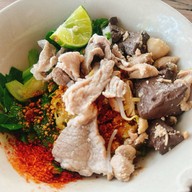 ก๋วยเตี๋ยวนายเท้า