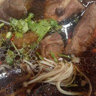 บูต้มเลือดหมู