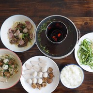 สุขไพศาล ก๋วยเตี๋ยวเนื้อตุ๋น-หมูตุ๋น -