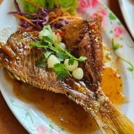 ครัว ลุงตี๋ ซีฟู๊ด ตราด